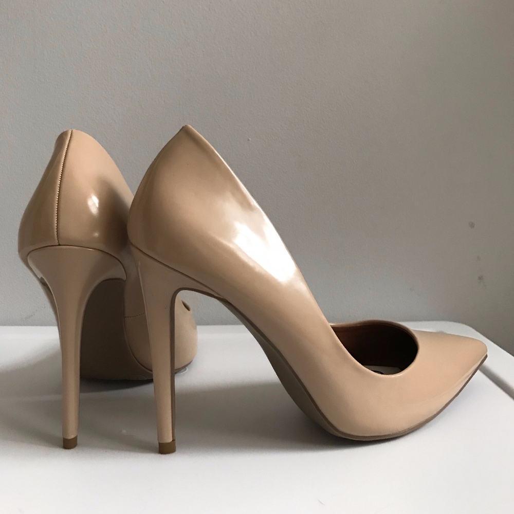 NWT Mossimo Nude Pointy Toe Patent Leather Pumps